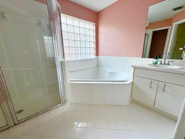 Foto del edificio - 15430 SW 143rd Terrace