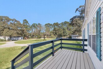 Building Photo - 11261 Rose Rd