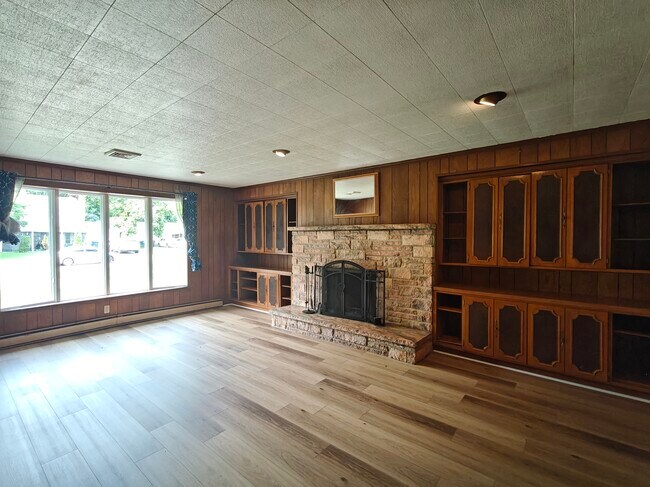 Foto del edificio - 45 Meribrook Cir