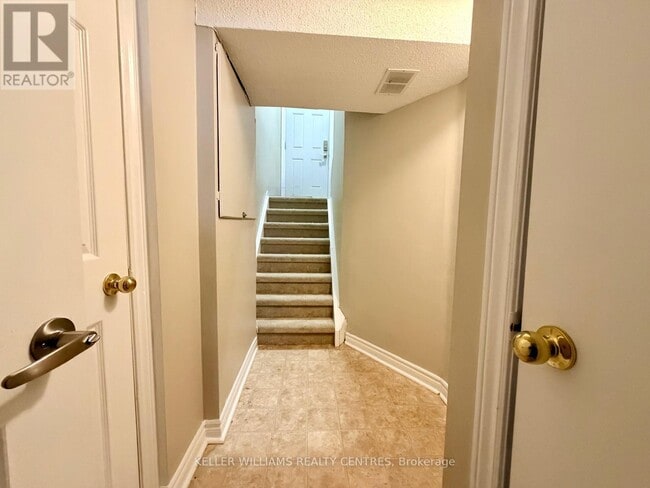 Building Photo - 46 Birchwood Dr