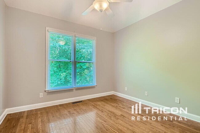 Foto del edificio - 2930 Dartmouth Pl