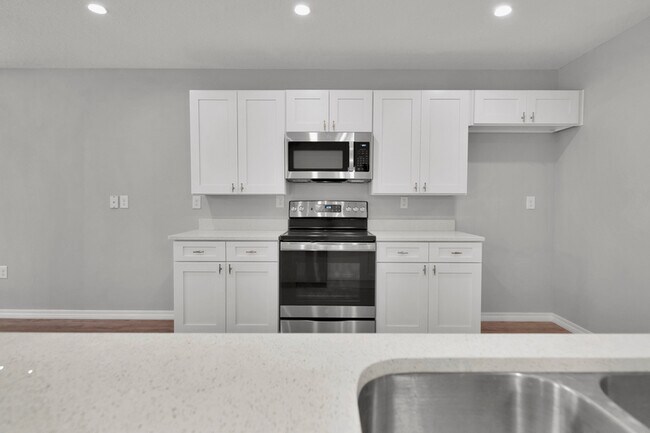 Building Photo - 810 Lee Ave