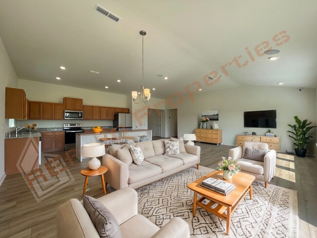 Building Photo - Beautiful Ranch Home on 1/2 Acre Lot with ...