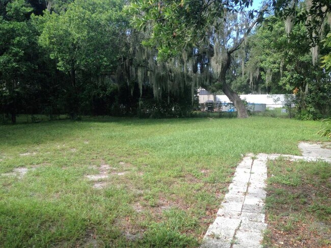 Foto del edificio - 115 Longfellow Blvd