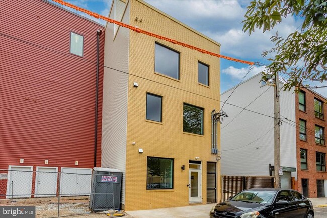 Building Photo - 1826 Frankford Ave