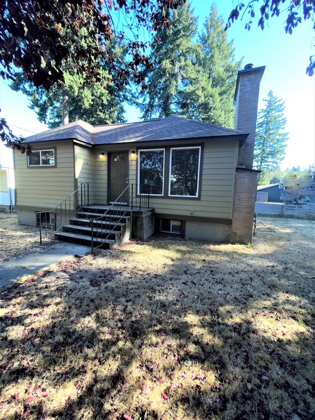 Primary Photo - 2690 Erlands Point Rd NW
