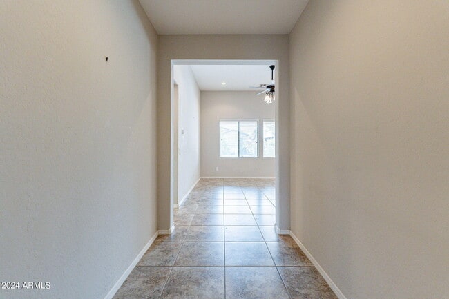 Building Photo - 2623 E San Mateo Dr