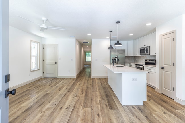 Building Photo - 207 Hudson Cir