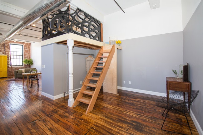Building Photo - 532 Kinsley Ave