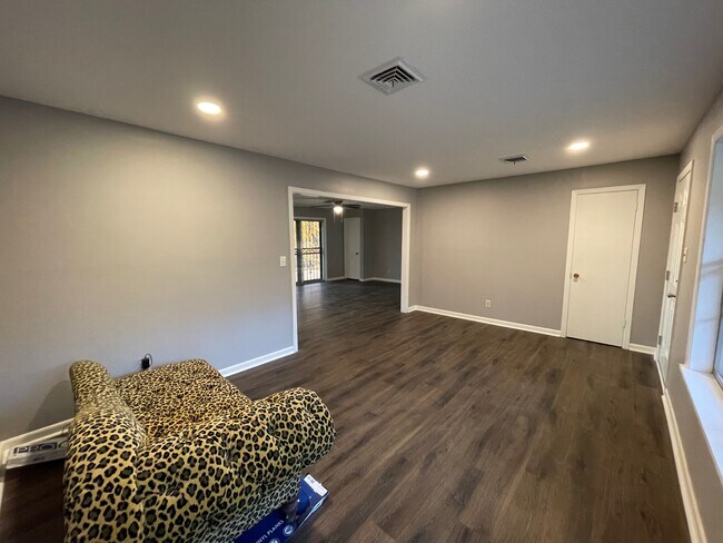 Sala de estar - 127 Charlon St