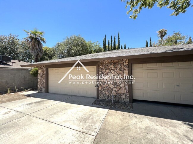 Building Photo - 2 br, 1 bath House - 6633 Hillsdale Blvd