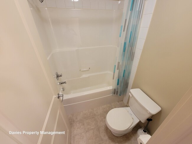 Photo du bâtiment - 1196 Hyndman Rd NW