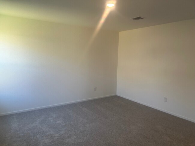 Building Photo - 18506 Autumn Hts Ln