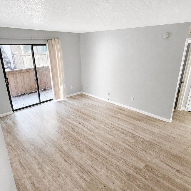 Building Photo - 8110 Skillman St