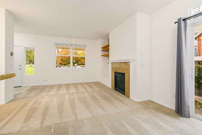 Building Photo - Beautiful Saxony Detached Townhome