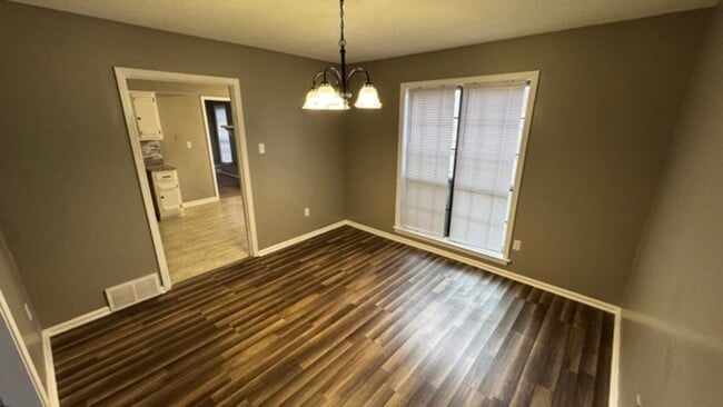 Building Photo - 2501 Tarbet Dr
