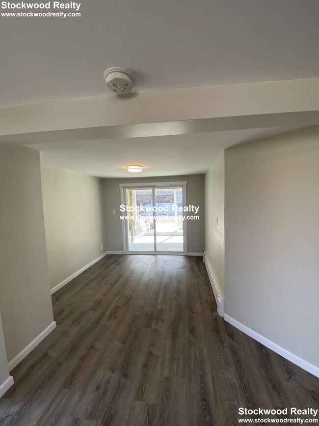 Building Photo - 38 Maplewood Ave