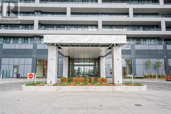 Photo du bâtiment - 8960-8960 Jane St