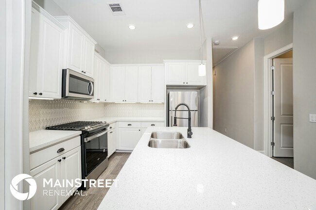 Foto del edificio - 5112 Royal Heath Dr