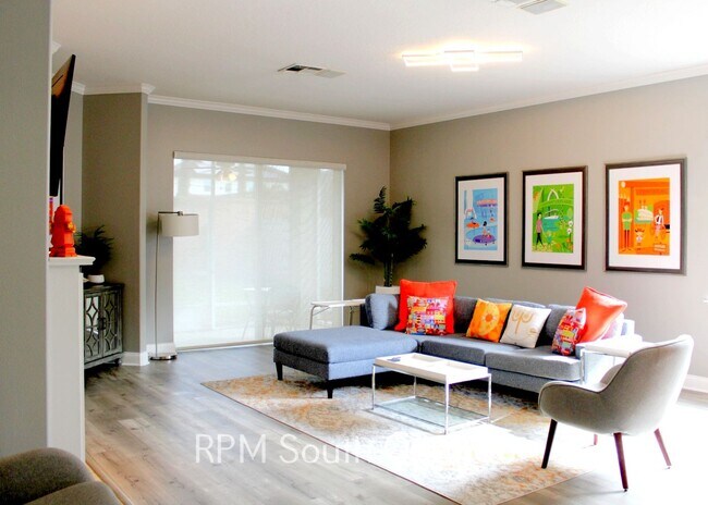 Foto del edificio - Freshly upgraded and Ready to move in!  Ex...