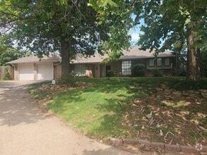 Building Photo - 3300 Choctaw Dr