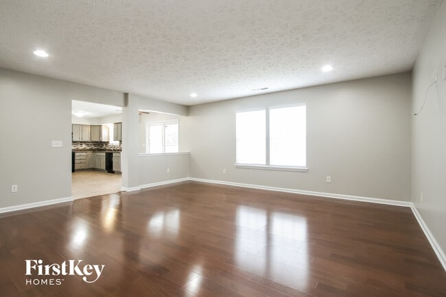 Foto del edificio - 2178 Tucker Dr