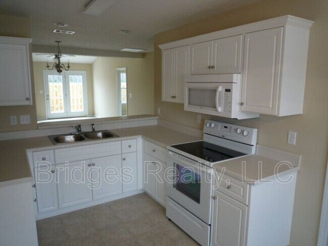 Building Photo - 1815 Honeysuckle Way