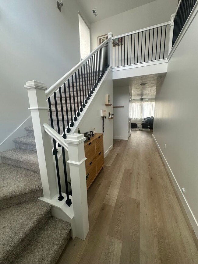 Building Photo - Absolutely STUNNING Home in Lehi!!!