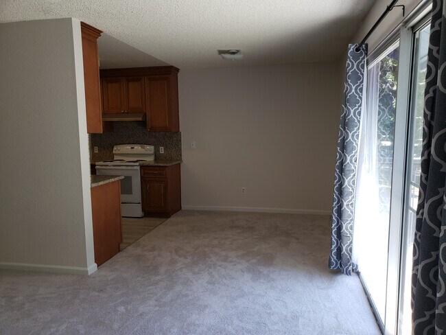 Building Photo - 3591 Quail Lakes Dr