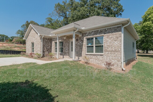 Building Photo - 14 Maple Leaf Dr
