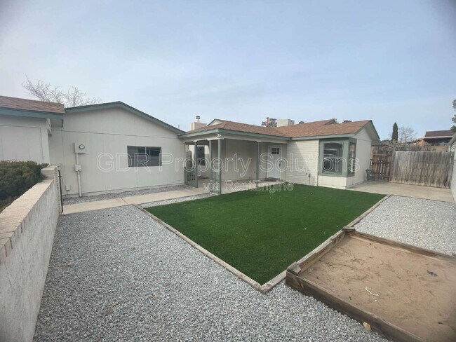 Building Photo - 4733 Platinum Dr NE