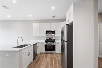 Building Photo - 475 Communipaw Ave