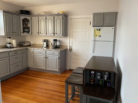 Building Photo - 671 N Broadway St