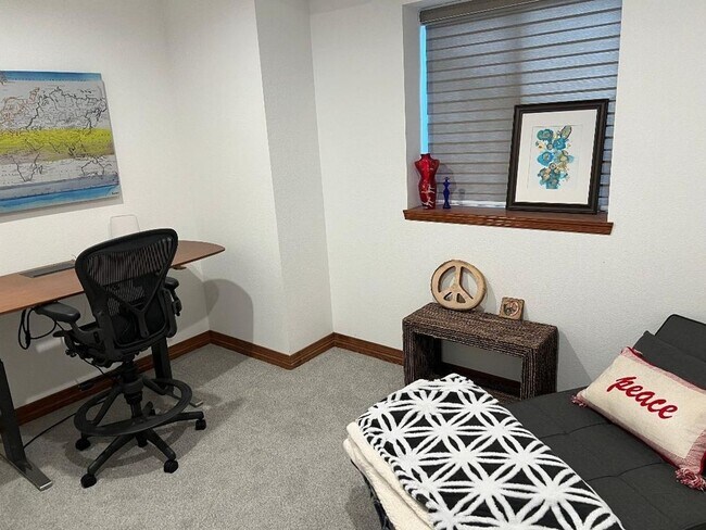 Building Photo - 2 Bedroom Single Family Home in Legacy Rid...