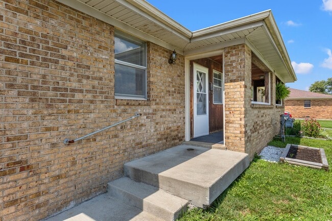 Building Photo - 4029 Victoria Way