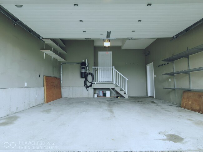 Building Photo - 15348 28A Av