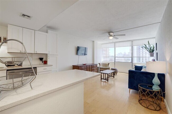 Building Photo - 1800 Lavaca St