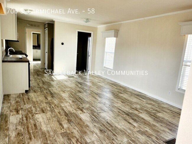 Foto del edificio - 700 S Carmichael Ave