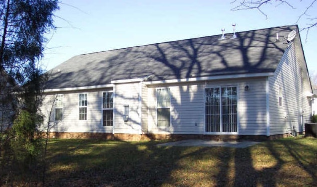 Back - 3202 Pine Pointe St