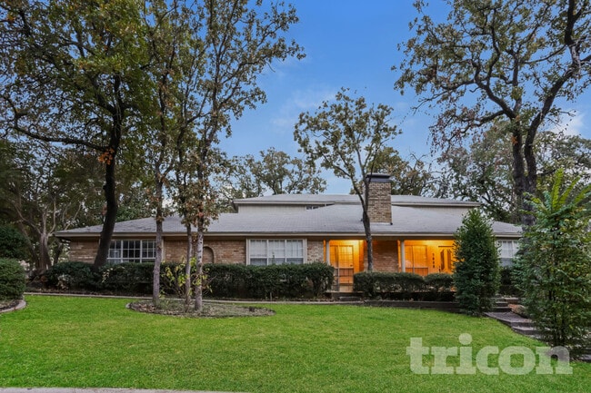 Building Photo - 5808 Thoreau Ln