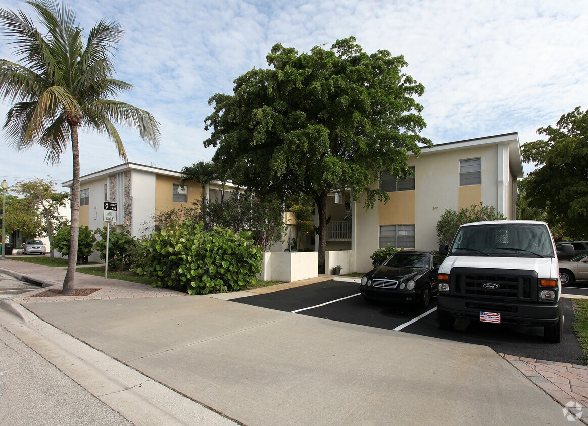 Foto principal - Lucerne Ave Apts