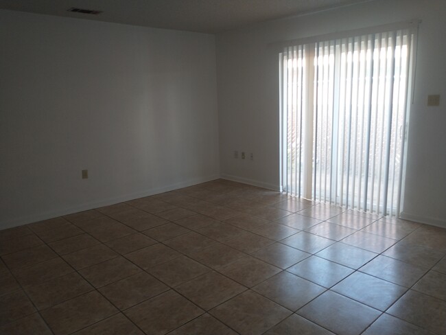 Foto del edificio - 8802 Morrison Rd