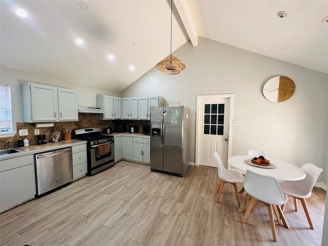 Foto del edificio - 4310 Hawk Meadow Dr