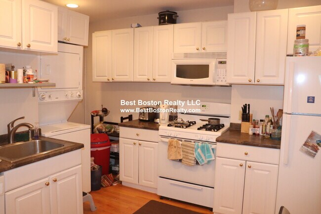Building Photo - 350 Allston St