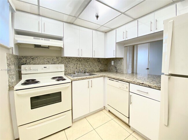 Foto del edificio - 6830 Indian Creek Dr