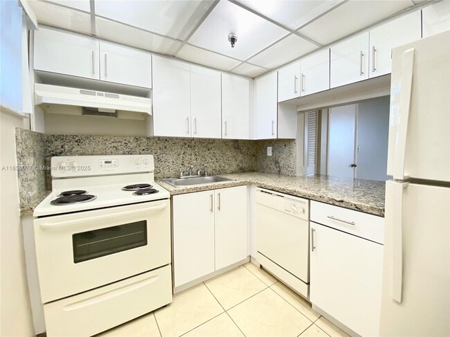 Building Photo - 6830 Indian Creek Dr