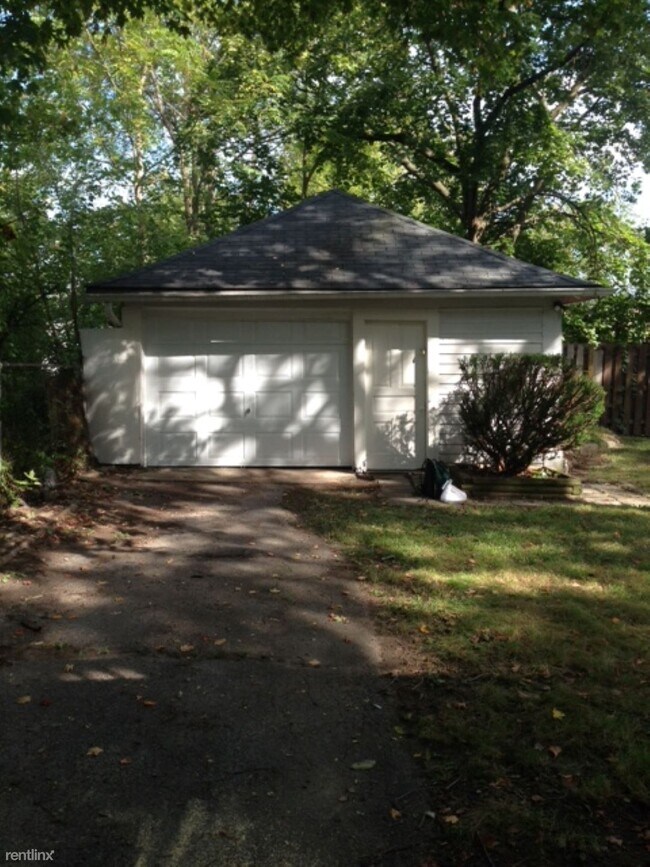 Building Photo - 5 br, 1.5 bath House - 108 N Normal St