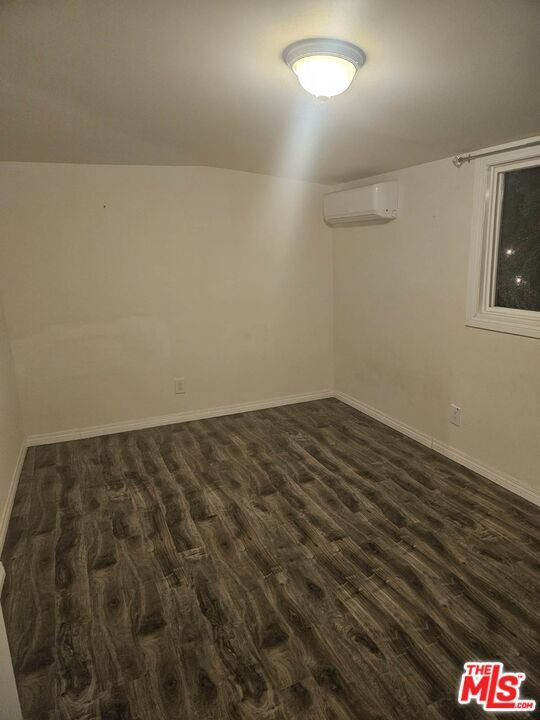 Foto del edificio - 5021 1/2 Lowell Ave