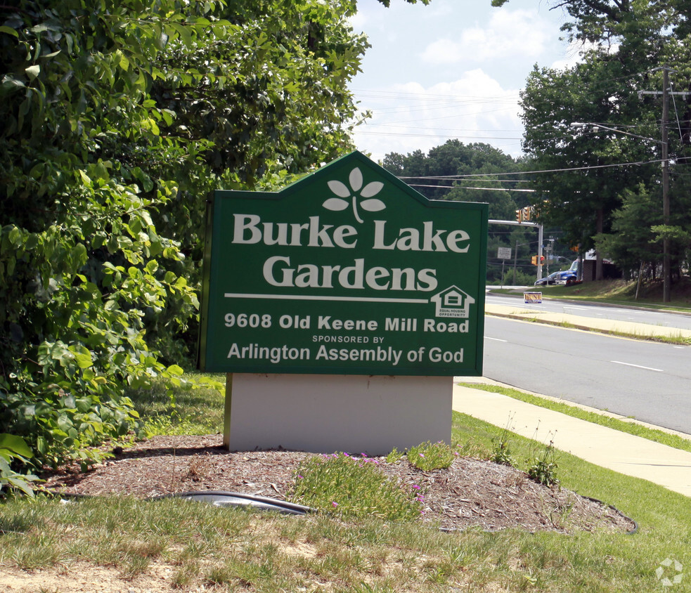 Building Photo - Burke Lake Gardens