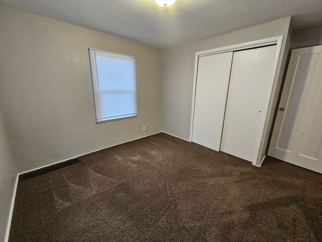 Foto del edificio - 3 bed, 1 bath, South Bend